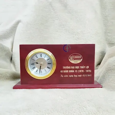Đồng hồ để bàn